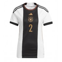 Camisa de Futebol Alemanha Antonio Rudiger #2 Equipamento Principal Mulheres Mundo 2022 Manga Curta